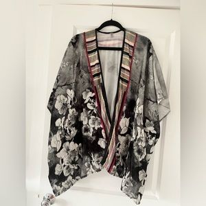 Lightweight velvet duster